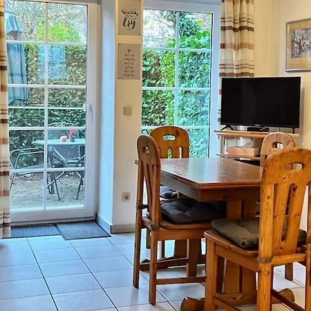 Apartmán Reihenhaus Mit Garten