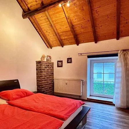 Reihenhaus Mit Garten *